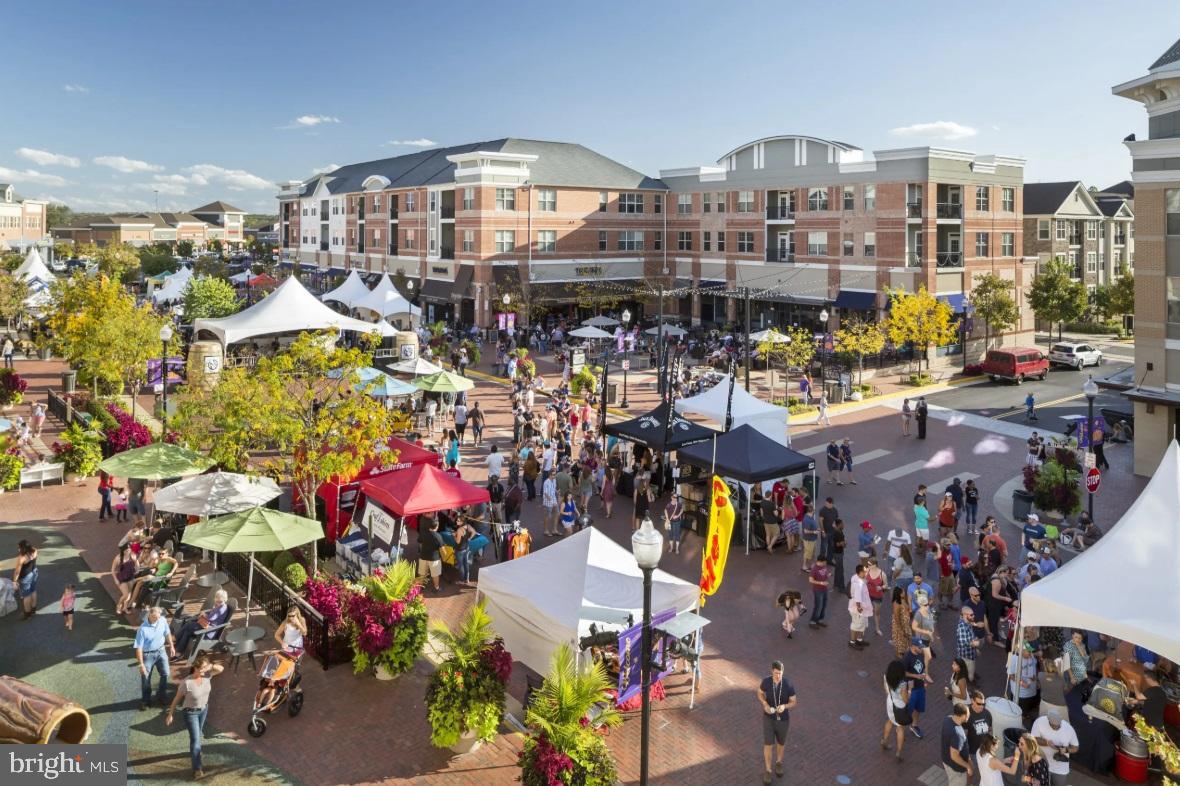 1426 RIBBON LIMESTONE TER SE, LEESBURG, Virginia 20175, 3 Bedrooms Bedrooms, 6 Rooms Rooms,2 BathroomsBathrooms,Residential,For sale,1426 RIBBON LIMESTONE TER SE,VALO2113180 MLS # VALO2113180