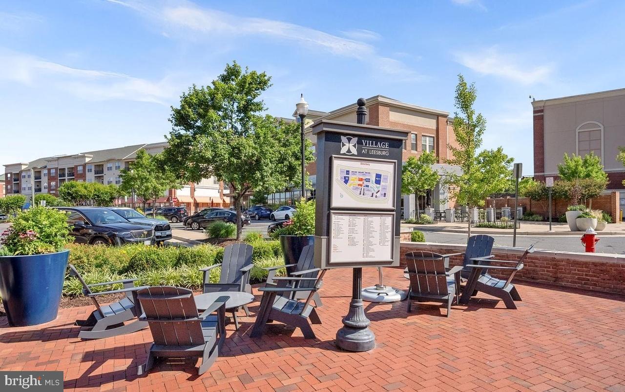 1426 RIBBON LIMESTONE TER SE, LEESBURG, Virginia 20175, 3 Bedrooms Bedrooms, 6 Rooms Rooms,2 BathroomsBathrooms,Residential,For sale,1426 RIBBON LIMESTONE TER SE,VALO2113180 MLS # VALO2113180