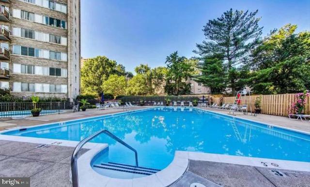 5340 HOLMES RUN PKWY #1215, ALEXANDRIA, Virginia 22304, 2 Bedrooms Bedrooms, ,2 BathroomsBathrooms,Residential,For sale,5340 HOLMES RUN PKWY #1215,VAAX2052774 MLS # VAAX2052774