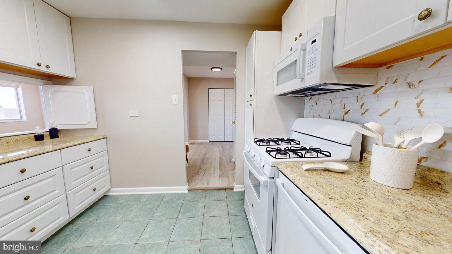 5340 HOLMES RUN PKWY #1215, ALEXANDRIA, Virginia 22304, 2 Bedrooms Bedrooms, ,2 BathroomsBathrooms,Residential,For sale,5340 HOLMES RUN PKWY #1215,VAAX2052774 MLS # VAAX2052774