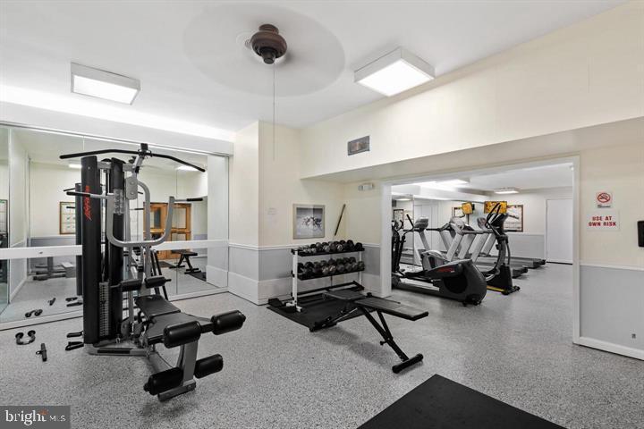 5340 HOLMES RUN PKWY #1215, ALEXANDRIA, Virginia 22304, 2 Bedrooms Bedrooms, ,2 BathroomsBathrooms,Residential,For sale,5340 HOLMES RUN PKWY #1215,VAAX2052774 MLS # VAAX2052774