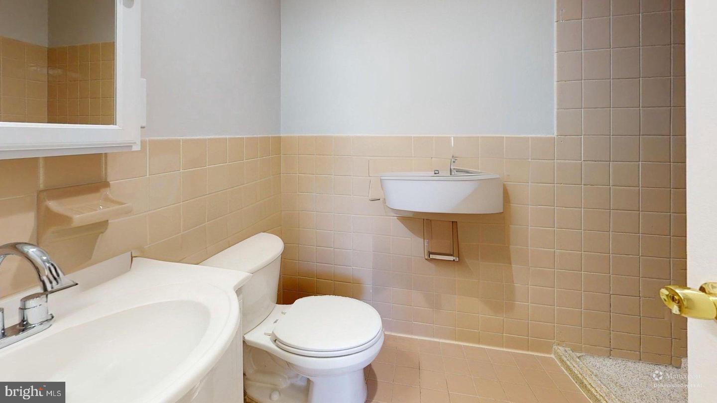 5340 HOLMES RUN PKWY #1215, ALEXANDRIA, Virginia 22304, 2 Bedrooms Bedrooms, ,2 BathroomsBathrooms,Residential,For sale,5340 HOLMES RUN PKWY #1215,VAAX2052774 MLS # VAAX2052774