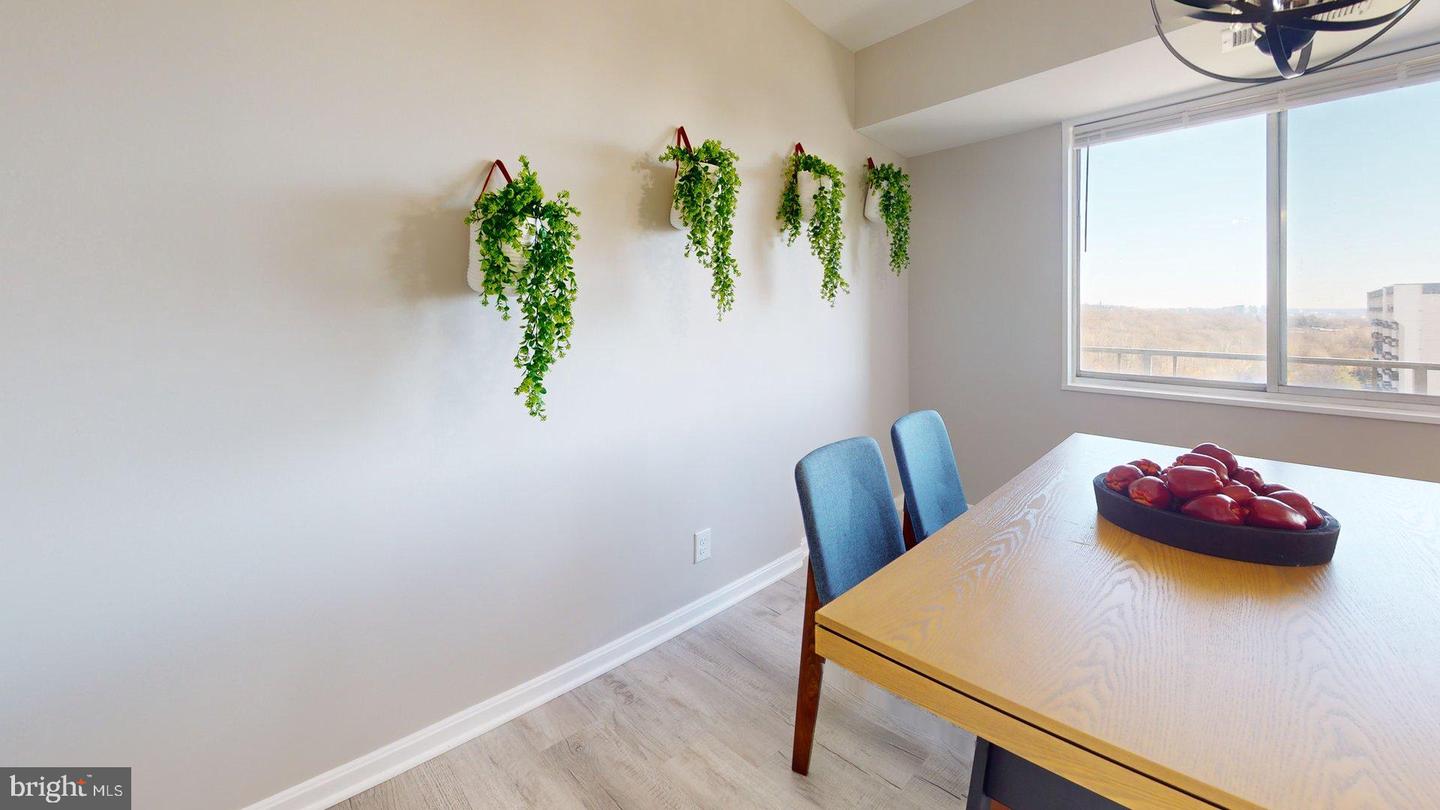 5340 HOLMES RUN PKWY #1215, ALEXANDRIA, Virginia 22304, 2 Bedrooms Bedrooms, ,2 BathroomsBathrooms,Residential,For sale,5340 HOLMES RUN PKWY #1215,VAAX2052774 MLS # VAAX2052774