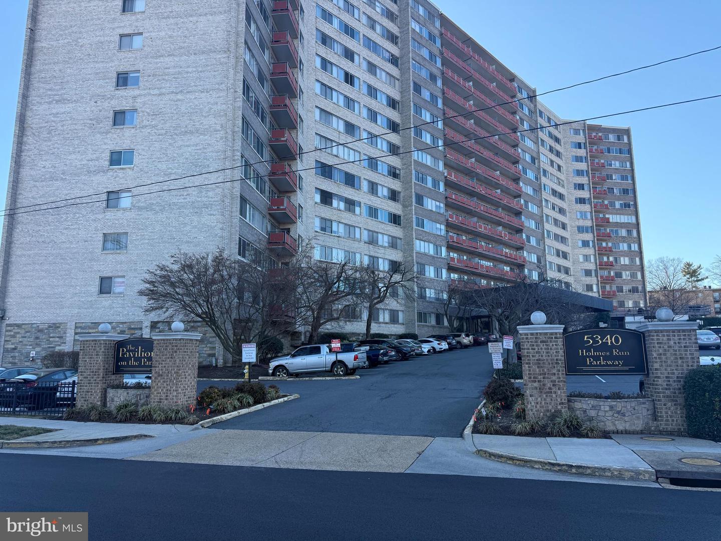 5340 HOLMES RUN PKWY #1215, ALEXANDRIA, Virginia 22304, 2 Bedrooms Bedrooms, ,2 BathroomsBathrooms,Residential,For sale,5340 HOLMES RUN PKWY #1215,VAAX2052774 MLS # VAAX2052774
