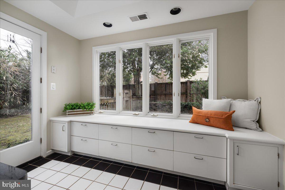 7953 BOLLING DR, ALEXANDRIA, Virginia 22308, 3 Bedrooms Bedrooms, ,2 BathroomsBathrooms,Residential,For sale,7953 BOLLING DR,VAFX2283836 MLS # VAFX2283836