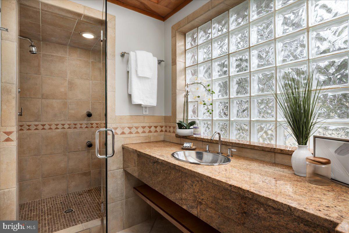 7953 BOLLING DR, ALEXANDRIA, Virginia 22308, 3 Bedrooms Bedrooms, ,2 BathroomsBathrooms,Residential,For sale,7953 BOLLING DR,VAFX2283836 MLS # VAFX2283836