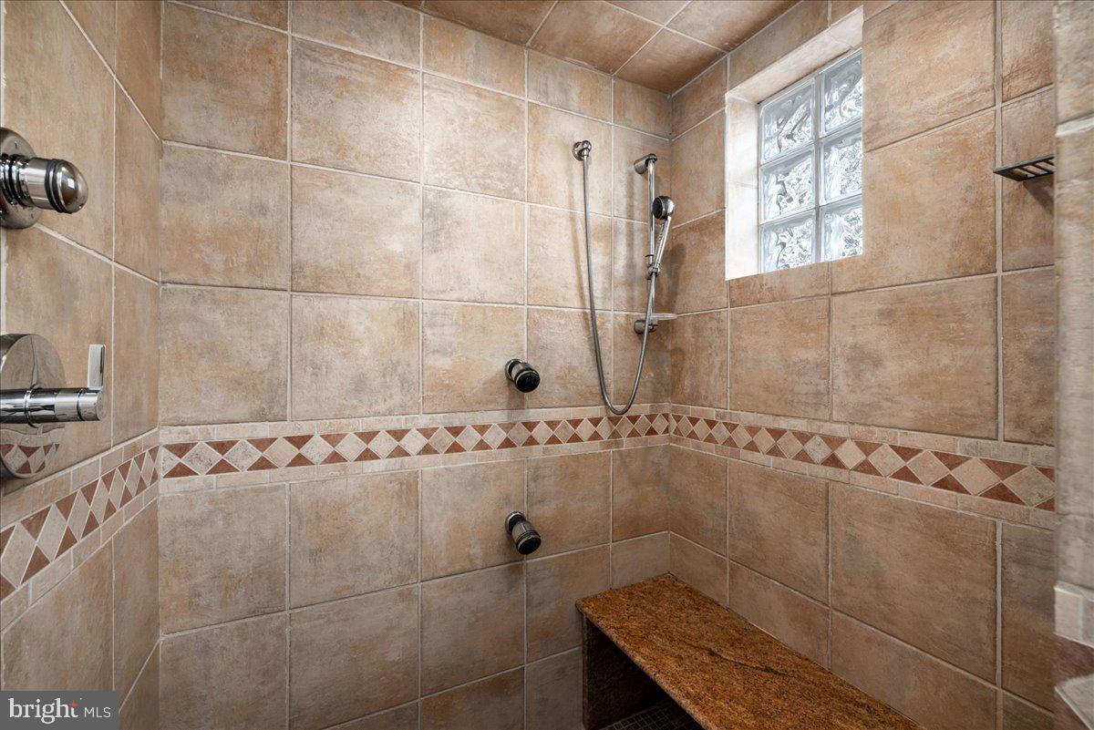 7953 BOLLING DR, ALEXANDRIA, Virginia 22308, 3 Bedrooms Bedrooms, ,2 BathroomsBathrooms,Residential,For sale,7953 BOLLING DR,VAFX2283836 MLS # VAFX2283836