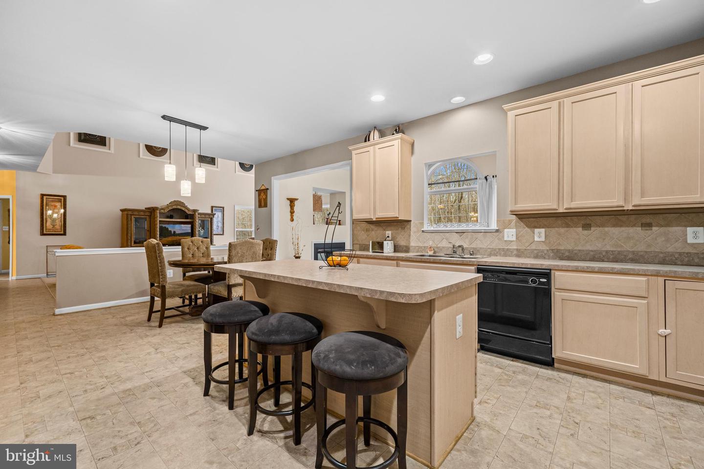 10416 ROLLING RIDGE DR, SPOTSYLVANIA, Virginia 22553, 6 Bedrooms Bedrooms, ,5 BathroomsBathrooms,Residential,For sale,10416 ROLLING RIDGE DR,VASP2038380 MLS # VASP2038380