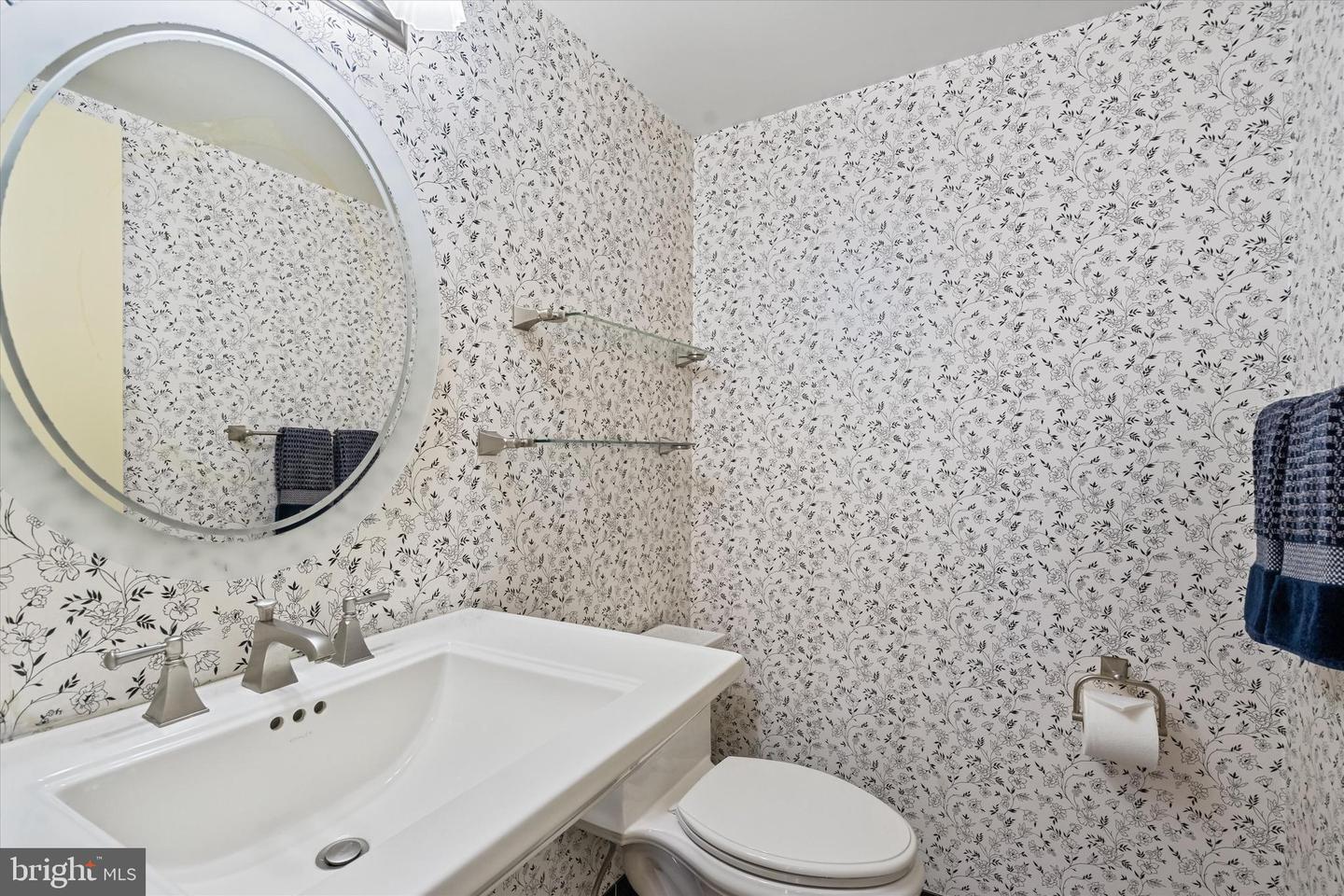 10518 ACACIA LN, FAIRFAX, Virginia 22032, 4 Bedrooms Bedrooms, ,3 BathroomsBathrooms,Residential,For sale,10518 ACACIA LN,VAFX2283930 MLS # VAFX2283930