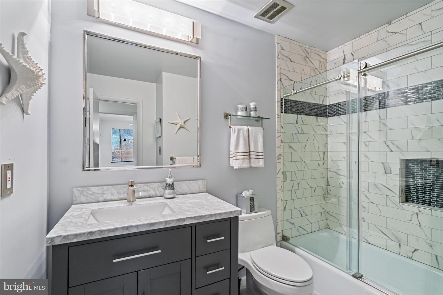 10518 ACACIA LN, FAIRFAX, Virginia 22032, 4 Bedrooms Bedrooms, ,3 BathroomsBathrooms,Residential,For sale,10518 ACACIA LN,VAFX2283930 MLS # VAFX2283930