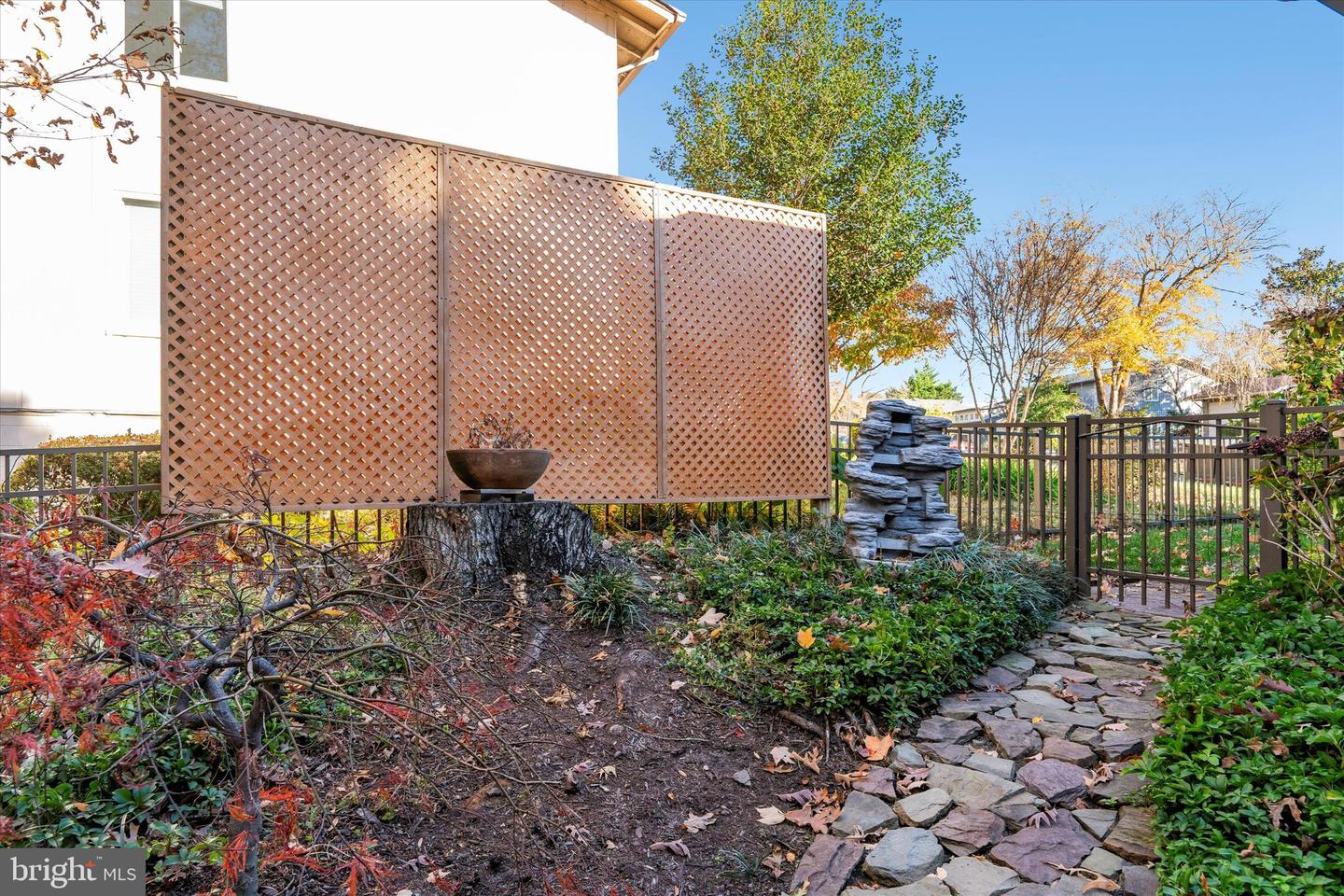 10518 ACACIA LN, FAIRFAX, Virginia 22032, 4 Bedrooms Bedrooms, ,3 BathroomsBathrooms,Residential,For sale,10518 ACACIA LN,VAFX2283930 MLS # VAFX2283930