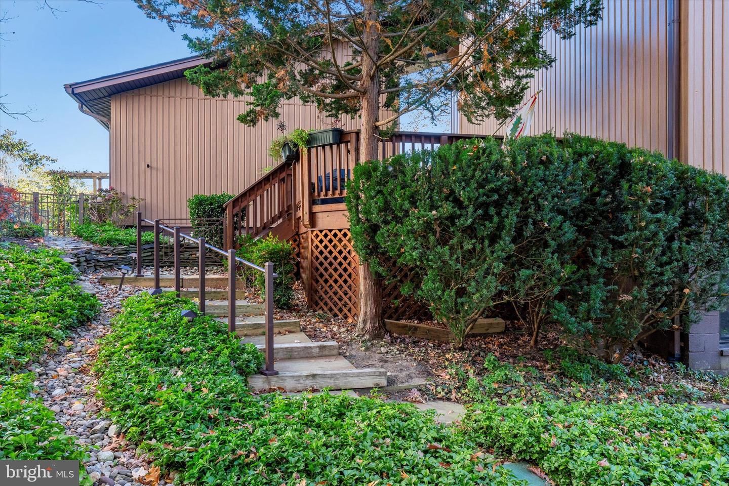 10518 ACACIA LN, FAIRFAX, Virginia 22032, 4 Bedrooms Bedrooms, ,3 BathroomsBathrooms,Residential,For sale,10518 ACACIA LN,VAFX2283930 MLS # VAFX2283930