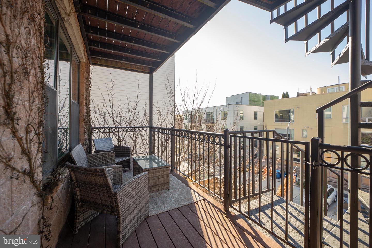 2444 ONTARIO RD NW #3, WASHINGTON, District Of Columbia 20009, 2 Bedrooms Bedrooms, ,2 BathroomsBathrooms,Residential,For sale,2444 ONTARIO RD NW #3,DCDC2239572 MLS # DCDC2239572