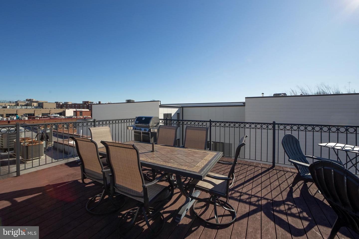 2444 ONTARIO RD NW #3, WASHINGTON, District Of Columbia 20009, 2 Bedrooms Bedrooms, ,2 BathroomsBathrooms,Residential,For sale,2444 ONTARIO RD NW #3,DCDC2239572 MLS # DCDC2239572