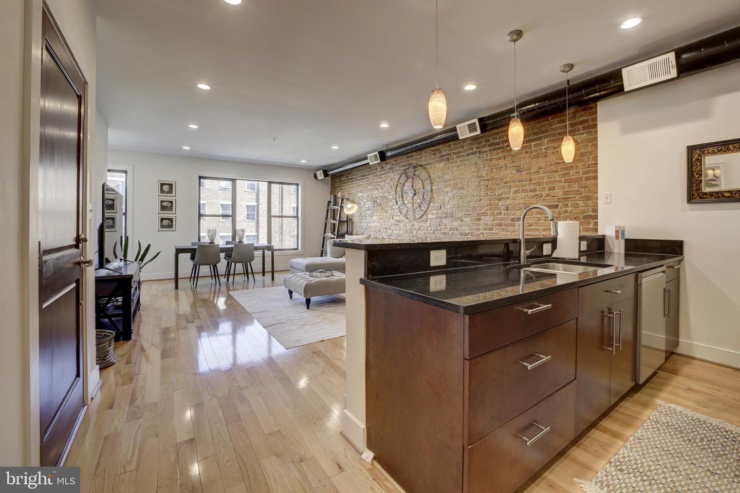 2444 ONTARIO RD NW #3, WASHINGTON, District Of Columbia 20009, 2 Bedrooms Bedrooms, ,2 BathroomsBathrooms,Residential,For sale,2444 ONTARIO RD NW #3,DCDC2239572 MLS # DCDC2239572