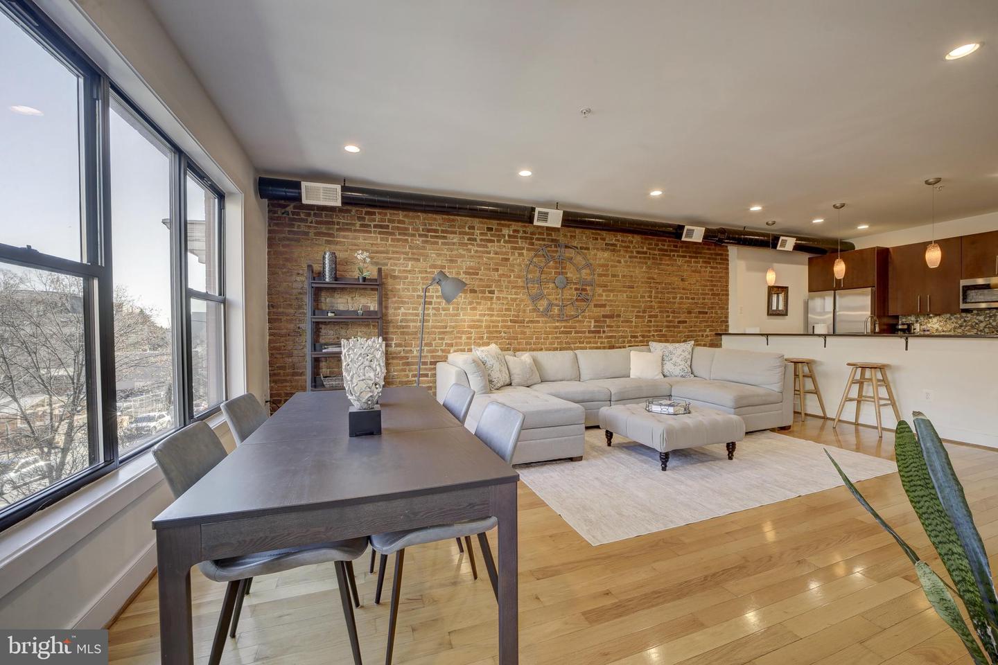 2444 ONTARIO RD NW #3, WASHINGTON, District Of Columbia 20009, 2 Bedrooms Bedrooms, ,2 BathroomsBathrooms,Residential,For sale,2444 ONTARIO RD NW #3,DCDC2239572 MLS # DCDC2239572