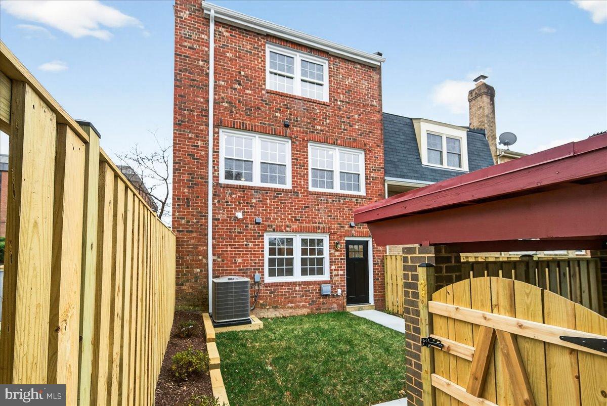 10400 WHITEHEAD ST, FAIRFAX, Virginia 22030, 4 Bedrooms Bedrooms, 9 Rooms Rooms,3 BathroomsBathrooms,Residential,For sale,10400 WHITEHEAD ST,VAFC2007602 MLS # VAFC2007602