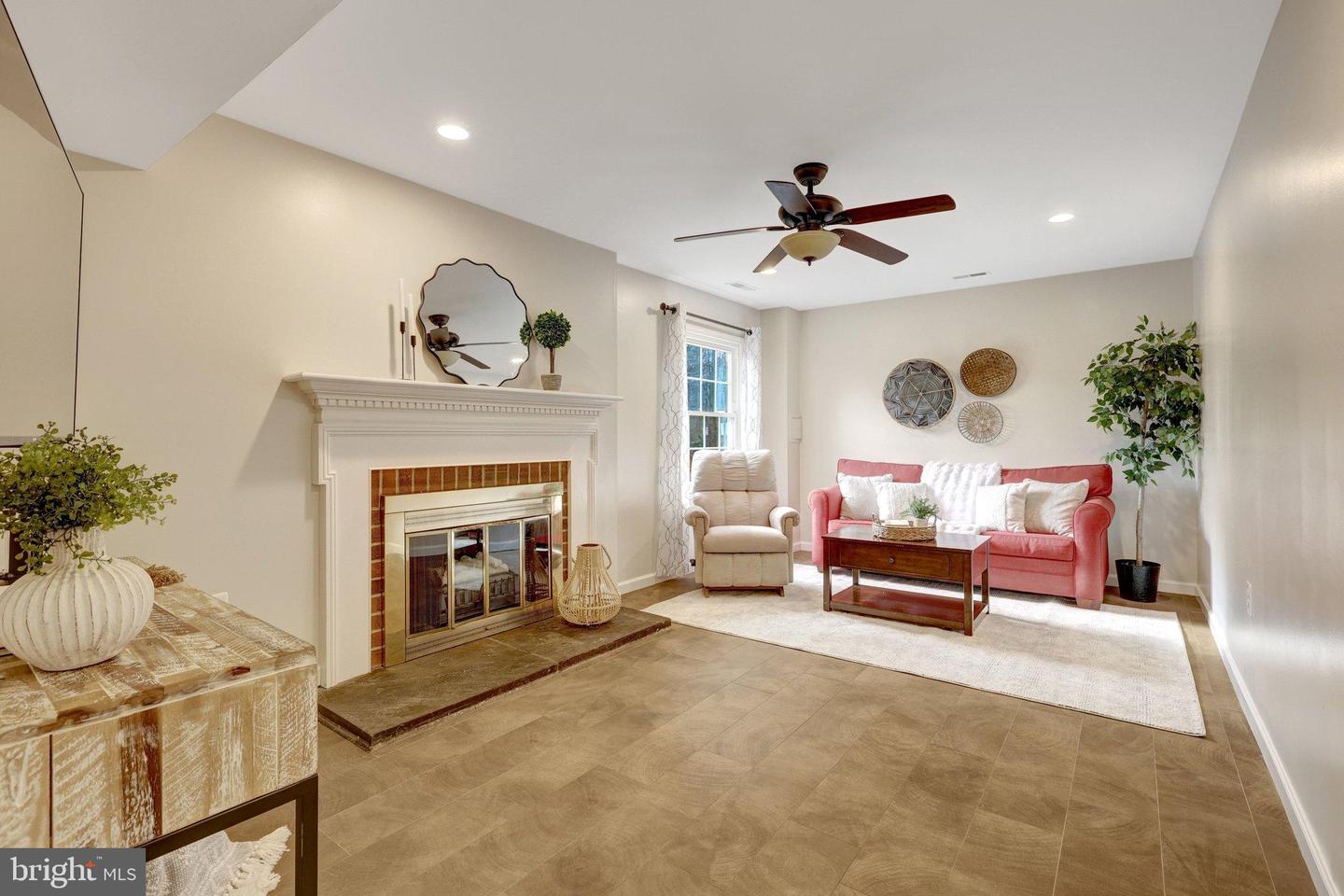 1008 MOORE SW, VIENNA, Virginia 22180, 4 Bedrooms Bedrooms, 12 Rooms Rooms,2 BathroomsBathrooms,Residential,For sale,1008 MOORE SW,VAFX2284112 MLS # VAFX2284112