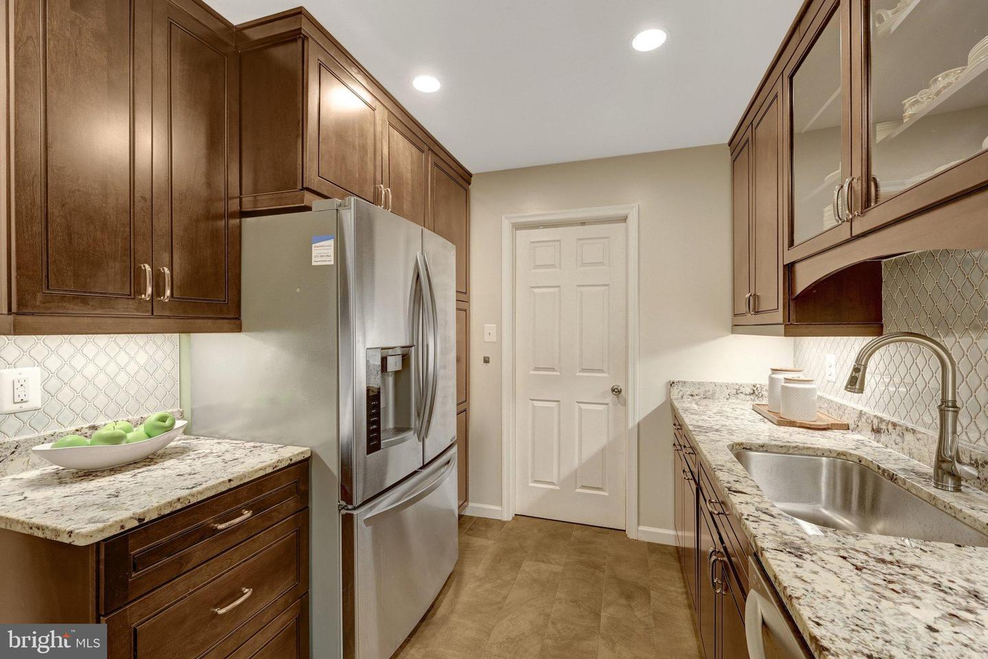 1008 MOORE SW, VIENNA, Virginia 22180, 4 Bedrooms Bedrooms, 12 Rooms Rooms,2 BathroomsBathrooms,Residential,For sale,1008 MOORE SW,VAFX2284112 MLS # VAFX2284112