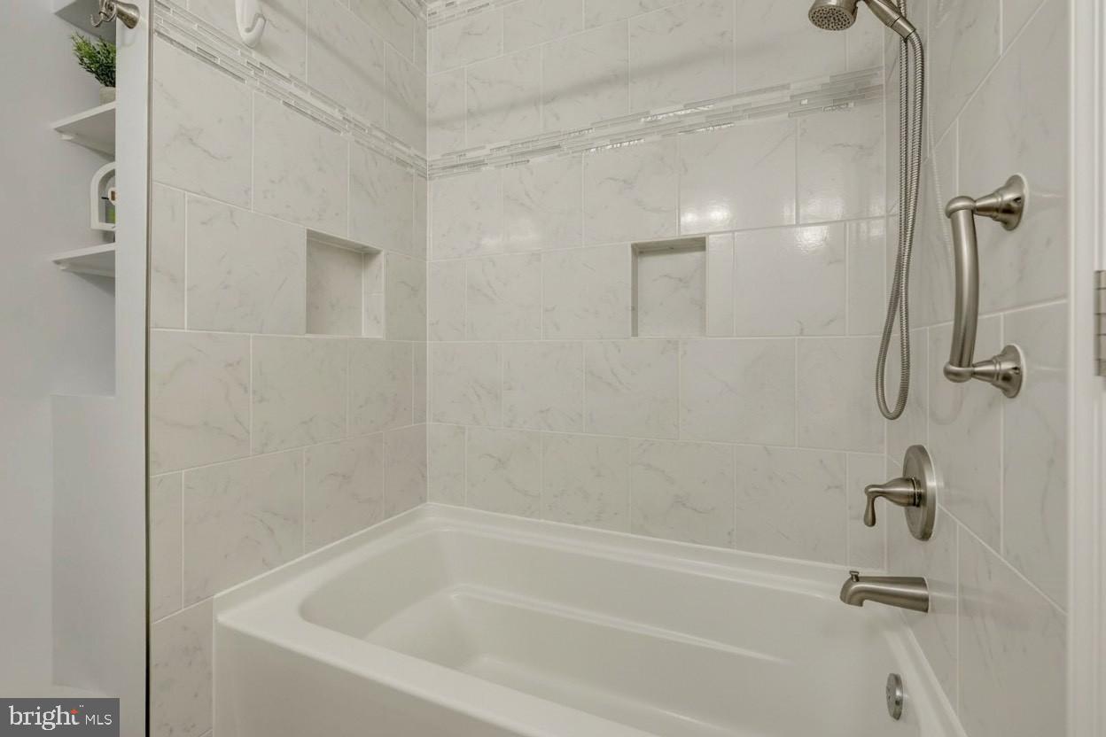 1008 MOORE SW, VIENNA, Virginia 22180, 4 Bedrooms Bedrooms, 12 Rooms Rooms,2 BathroomsBathrooms,Residential,For sale,1008 MOORE SW,VAFX2284112 MLS # VAFX2284112