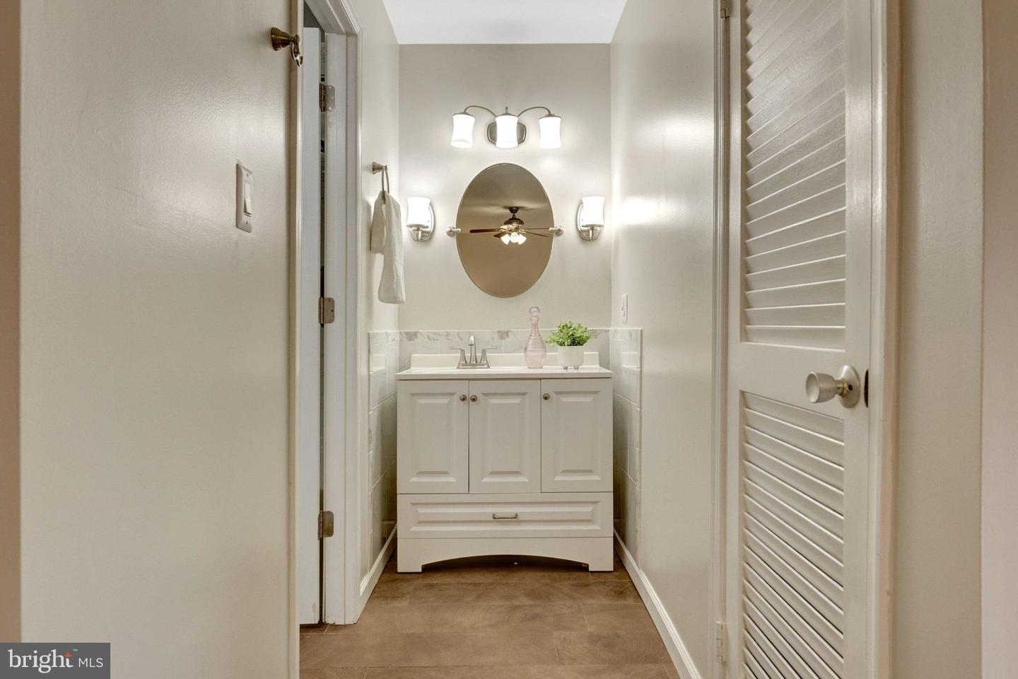 1008 MOORE SW, VIENNA, Virginia 22180, 4 Bedrooms Bedrooms, 12 Rooms Rooms,2 BathroomsBathrooms,Residential,For sale,1008 MOORE SW,VAFX2284112 MLS # VAFX2284112