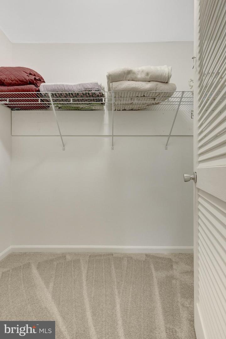 1008 MOORE SW, VIENNA, Virginia 22180, 4 Bedrooms Bedrooms, 12 Rooms Rooms,2 BathroomsBathrooms,Residential,For sale,1008 MOORE SW,VAFX2284112 MLS # VAFX2284112