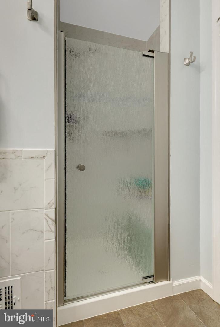 1008 MOORE SW, VIENNA, Virginia 22180, 4 Bedrooms Bedrooms, 12 Rooms Rooms,2 BathroomsBathrooms,Residential,For sale,1008 MOORE SW,VAFX2284112 MLS # VAFX2284112