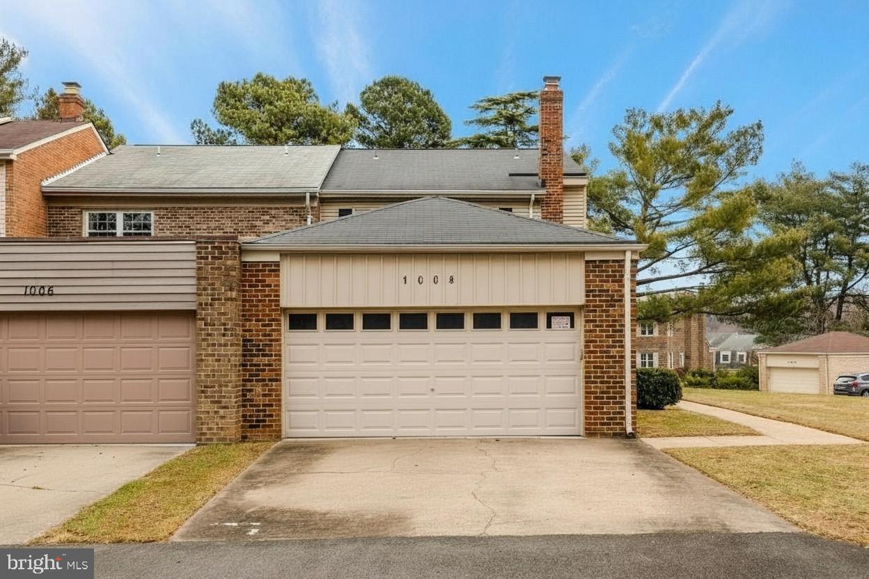 1008 MOORE SW, VIENNA, Virginia 22180, 4 Bedrooms Bedrooms, 12 Rooms Rooms,2 BathroomsBathrooms,Residential,For sale,1008 MOORE SW,VAFX2284112 MLS # VAFX2284112