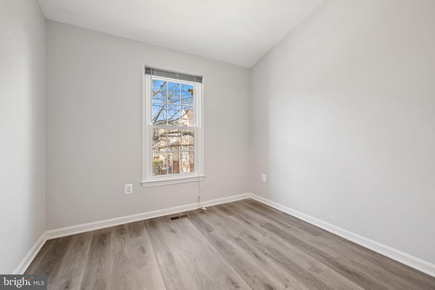 9436 WILLIAM KIRK LN, BURKE, Virginia 22015, 3 Bedrooms Bedrooms, ,3 BathroomsBathrooms,Residential,For sale,9436 WILLIAM KIRK LN,VAFX2284124 MLS # VAFX2284124