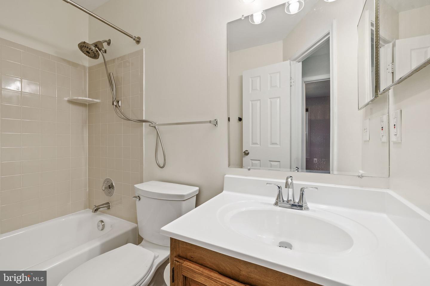 9436 WILLIAM KIRK LN, BURKE, Virginia 22015, 3 Bedrooms Bedrooms, ,3 BathroomsBathrooms,Residential,For sale,9436 WILLIAM KIRK LN,VAFX2284124 MLS # VAFX2284124