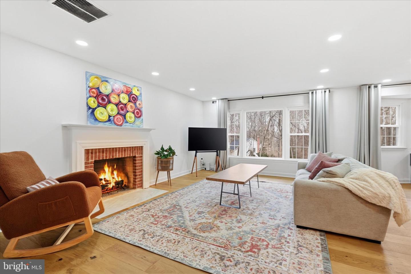 10412 SAMAGA DR, OAKTON, Virginia 22124, 5 Bedrooms Bedrooms, ,3 BathroomsBathrooms,Residential,For sale,10412 SAMAGA DR,VAFX2284128 MLS # VAFX2284128