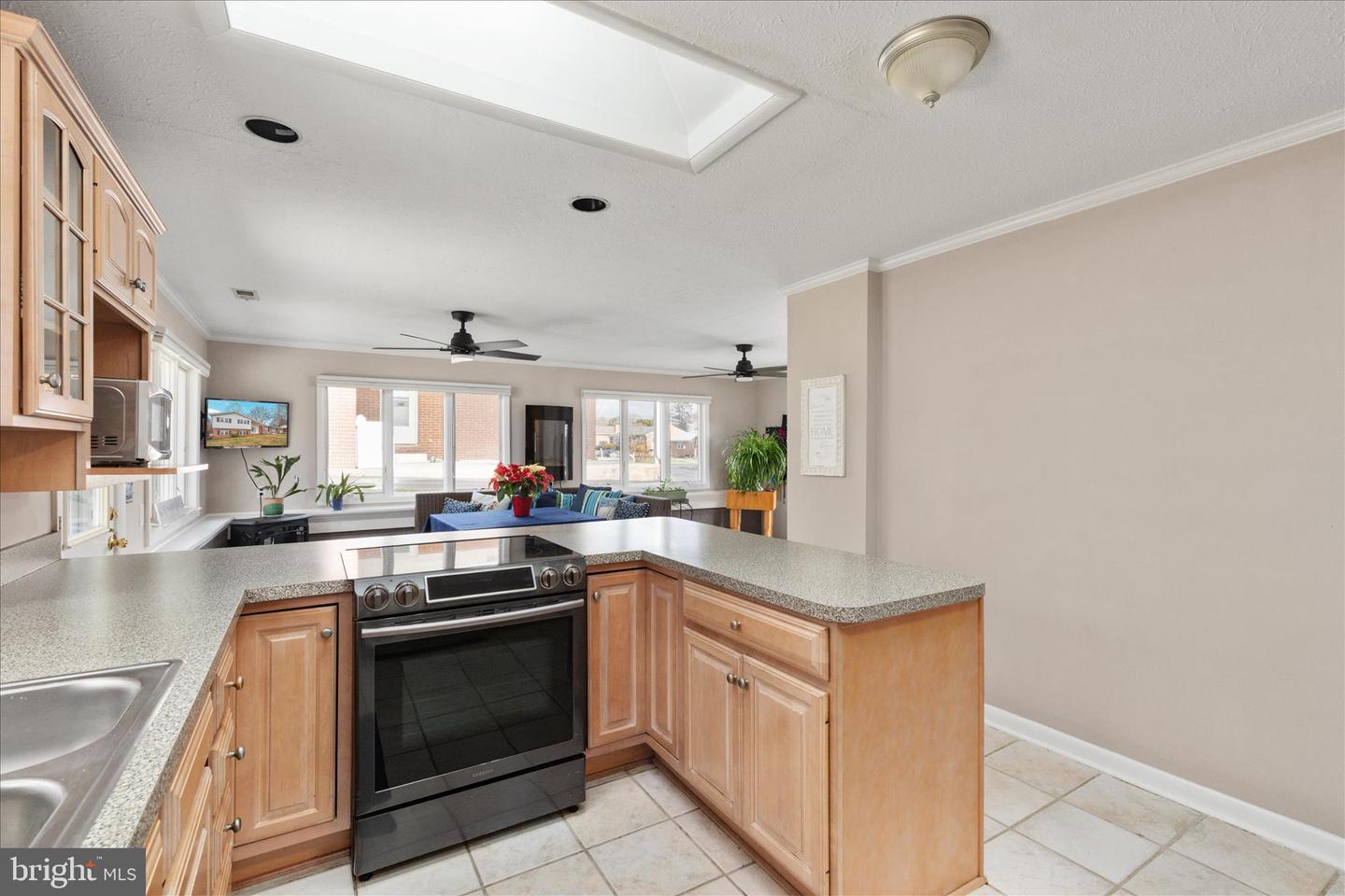 519 WHITACRE ST, WINCHESTER, Virginia 22601, 4 Bedrooms Bedrooms, ,2 BathroomsBathrooms,Residential,For sale,519 WHITACRE ST,VAWI2009672 MLS # VAWI2009672