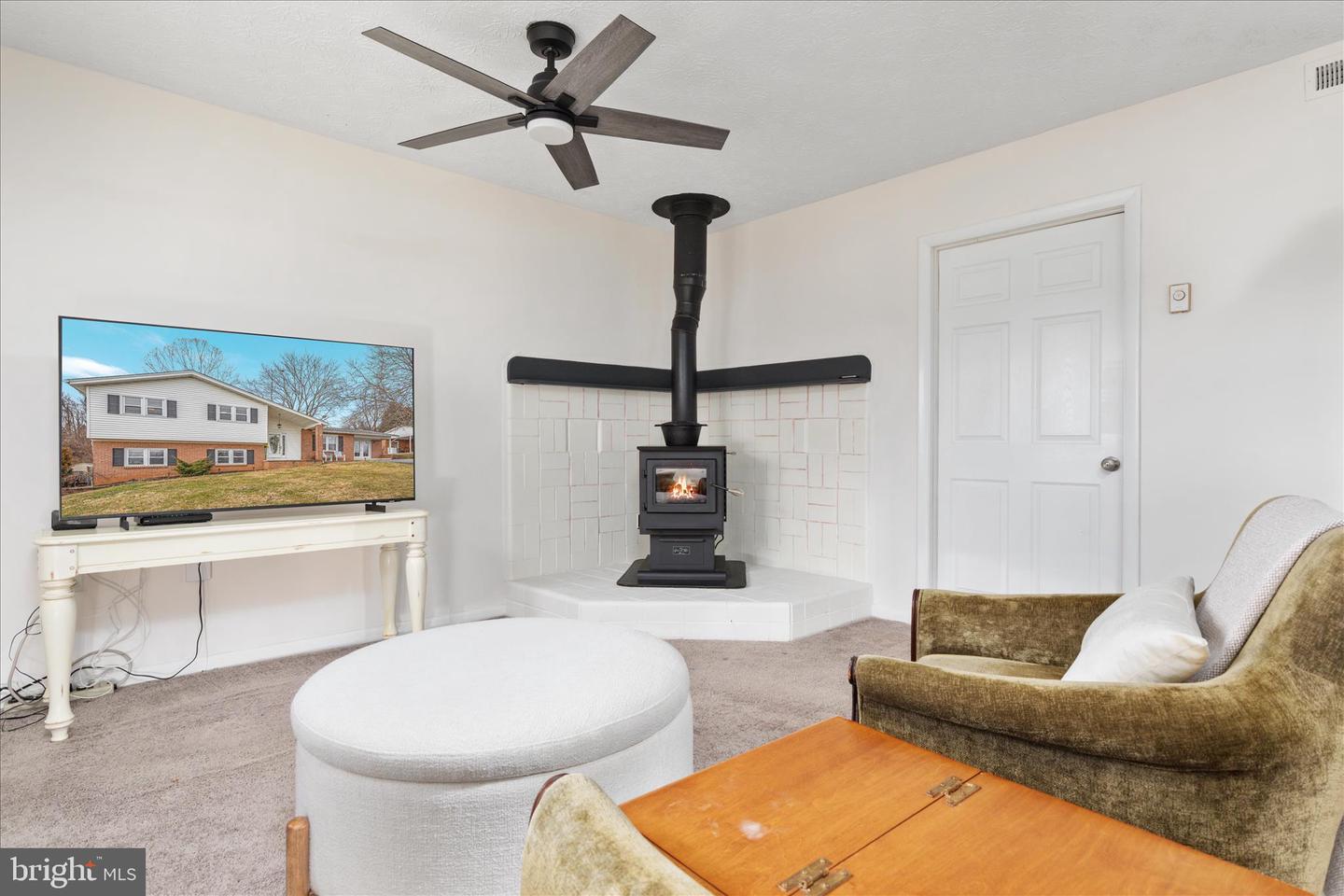 519 WHITACRE ST, WINCHESTER, Virginia 22601, 4 Bedrooms Bedrooms, ,2 BathroomsBathrooms,Residential,For sale,519 WHITACRE ST,VAWI2009672 MLS # VAWI2009672