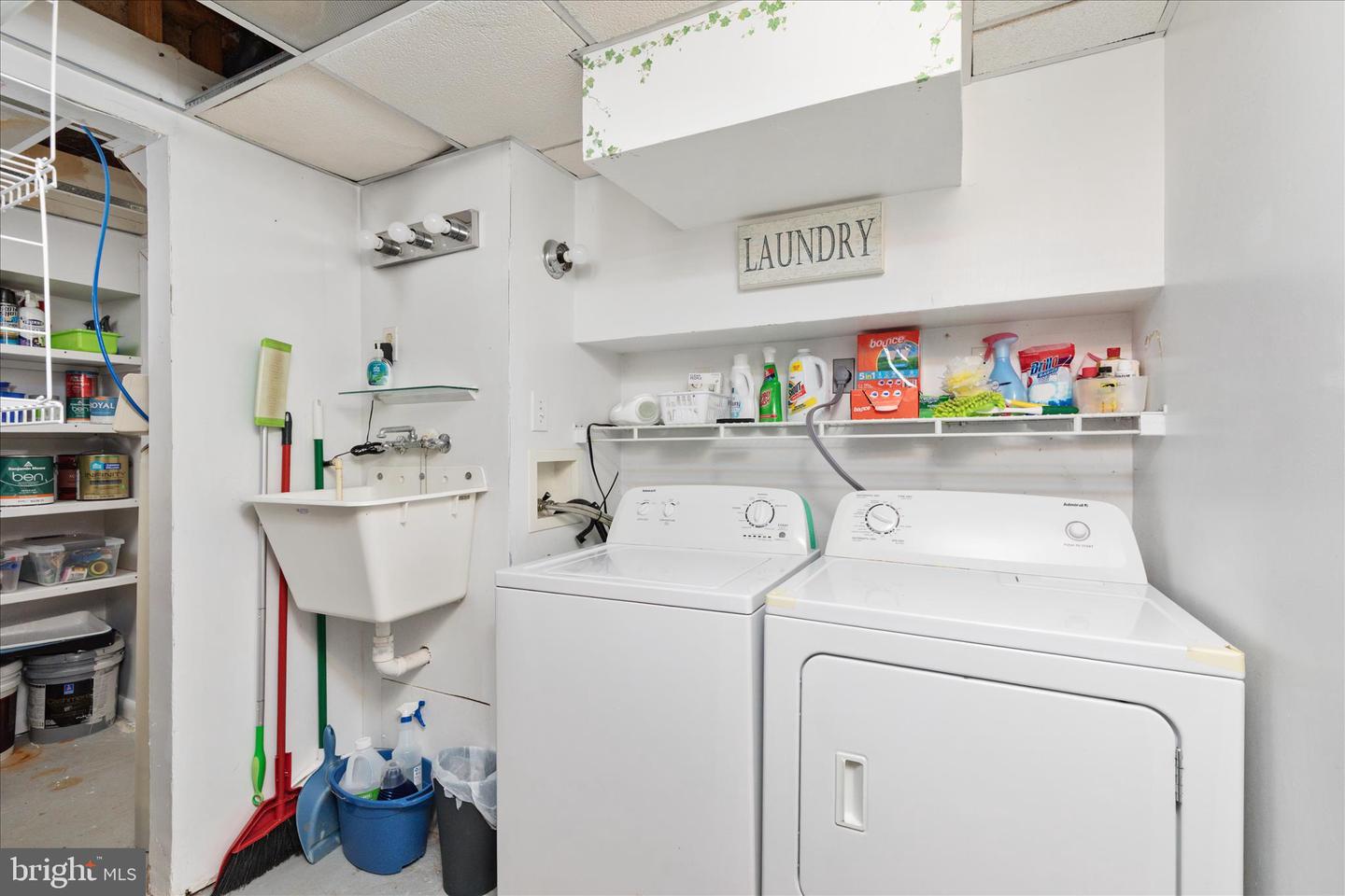 519 WHITACRE ST, WINCHESTER, Virginia 22601, 4 Bedrooms Bedrooms, ,2 BathroomsBathrooms,Residential,For sale,519 WHITACRE ST,VAWI2009672 MLS # VAWI2009672