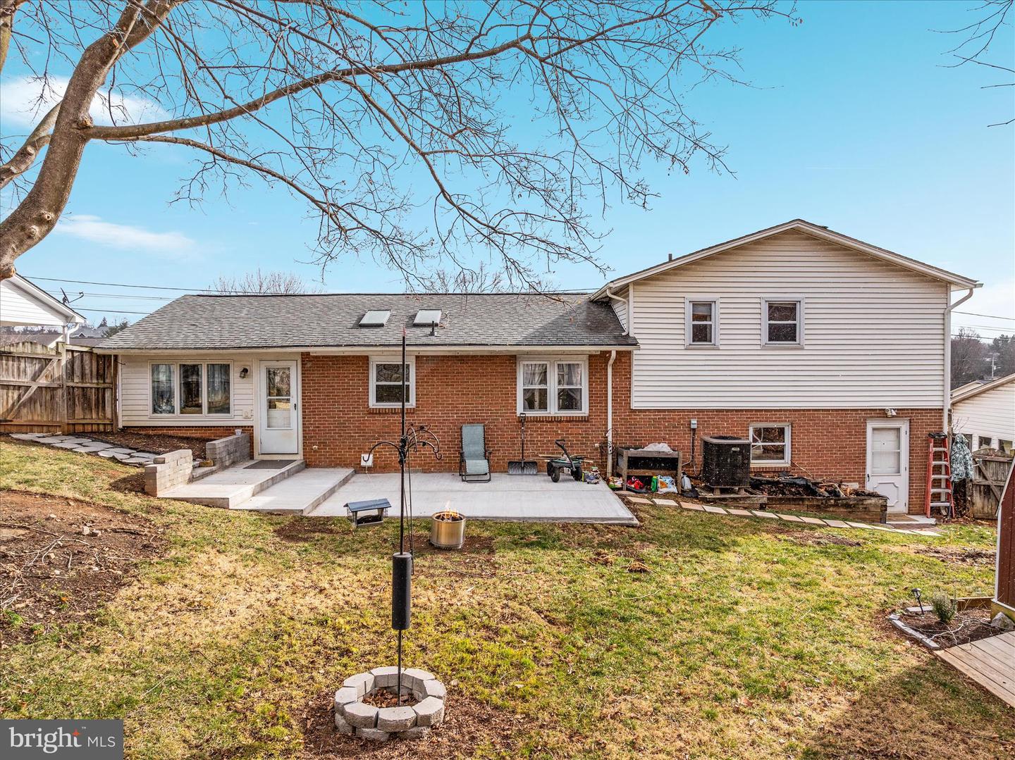 519 WHITACRE ST, WINCHESTER, Virginia 22601, 4 Bedrooms Bedrooms, ,2 BathroomsBathrooms,Residential,For sale,519 WHITACRE ST,VAWI2009672 MLS # VAWI2009672