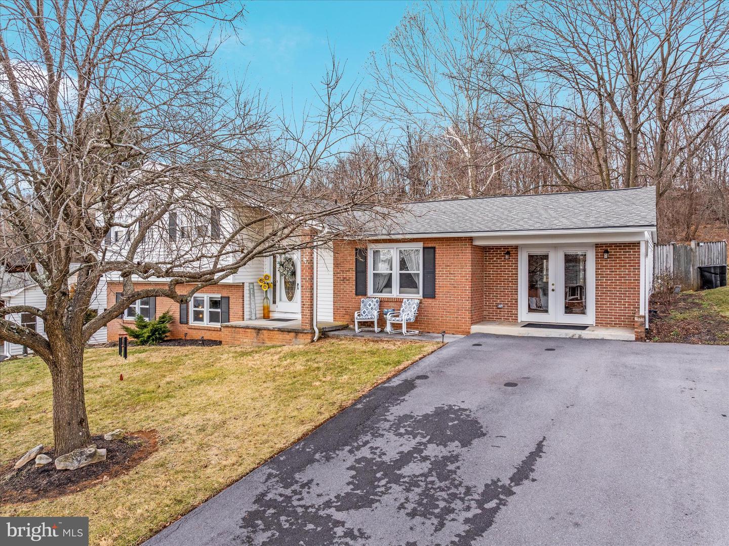 519 WHITACRE ST, WINCHESTER, Virginia 22601, 4 Bedrooms Bedrooms, ,2 BathroomsBathrooms,Residential,For sale,519 WHITACRE ST,VAWI2009672 MLS # VAWI2009672