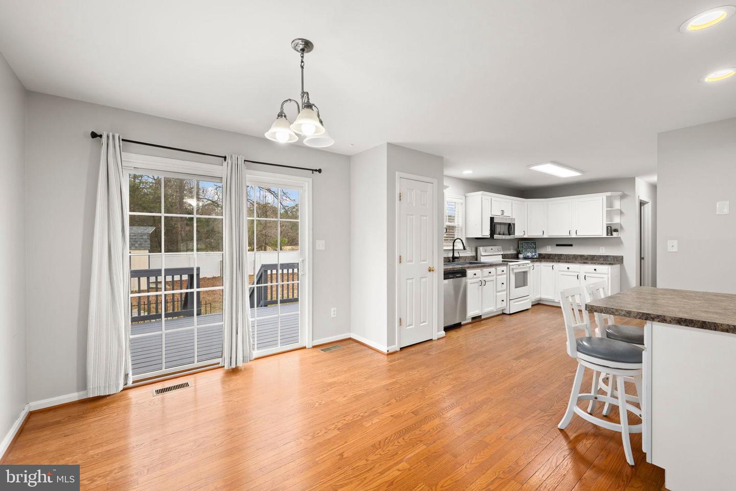 617 WAKEFIELD DR, COLONIAL BEACH, Virginia 22443, 3 Bedrooms Bedrooms, 9 Rooms Rooms,2 BathroomsBathrooms,Residential,For sale,617 WAKEFIELD DR,VAWE2010314 MLS # VAWE2010314