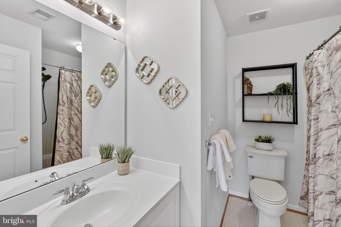 16636 BARGE CIR, WOODBRIDGE, Virginia 22191, 4 Bedrooms Bedrooms, ,3 BathroomsBathrooms,Residential,For sale,16636 BARGE CIR,VAPW2109998 MLS # VAPW2109998