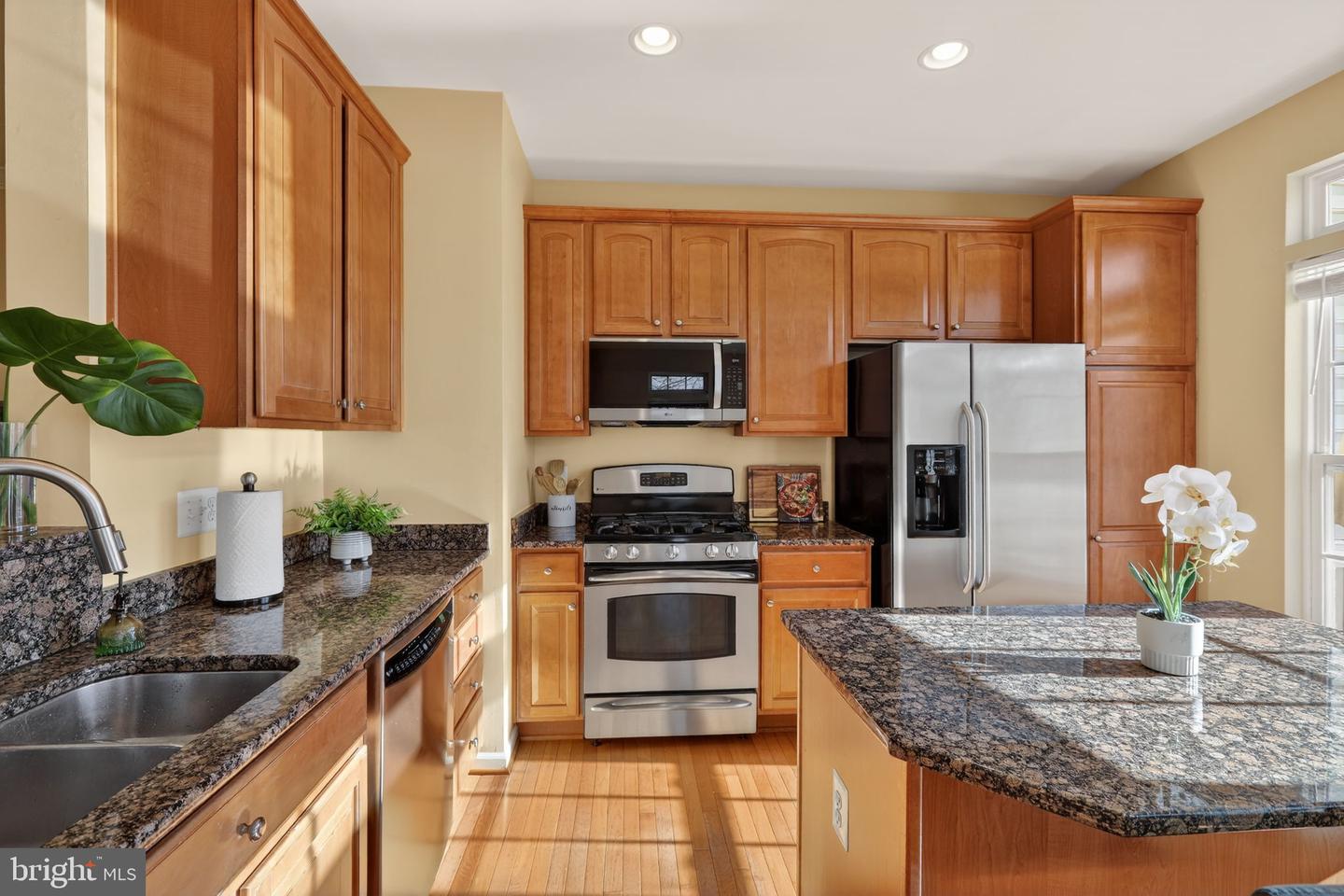 16636 BARGE CIR, WOODBRIDGE, Virginia 22191, 4 Bedrooms Bedrooms, ,3 BathroomsBathrooms,Residential,For sale,16636 BARGE CIR,VAPW2109998 MLS # VAPW2109998