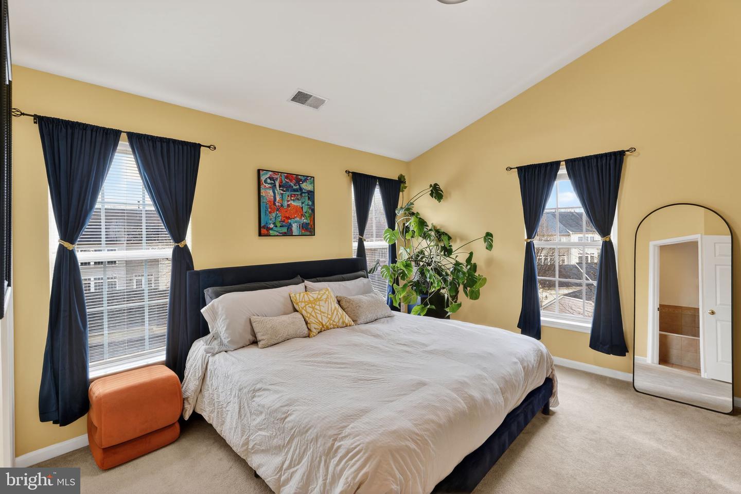 16636 BARGE CIR, WOODBRIDGE, Virginia 22191, 4 Bedrooms Bedrooms, ,3 BathroomsBathrooms,Residential,For sale,16636 BARGE CIR,VAPW2109998 MLS # VAPW2109998