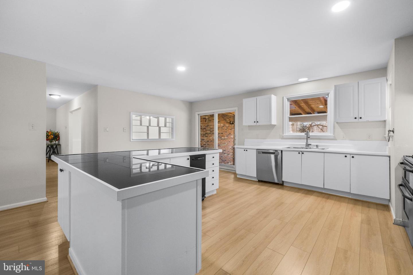 14428 LEE HWY, AMISSVILLE, Virginia 20106, 7 Bedrooms Bedrooms, ,4 BathroomsBathrooms,Residential,For sale,14428 LEE HWY,VARP2002452 MLS # VARP2002452