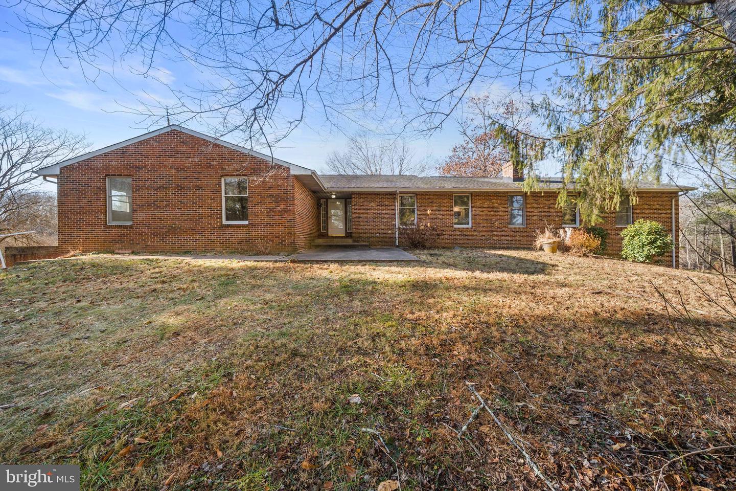 14428 LEE HWY, AMISSVILLE, Virginia 20106, 7 Bedrooms Bedrooms, ,4 BathroomsBathrooms,Residential,For sale,14428 LEE HWY,VARP2002452 MLS # VARP2002452