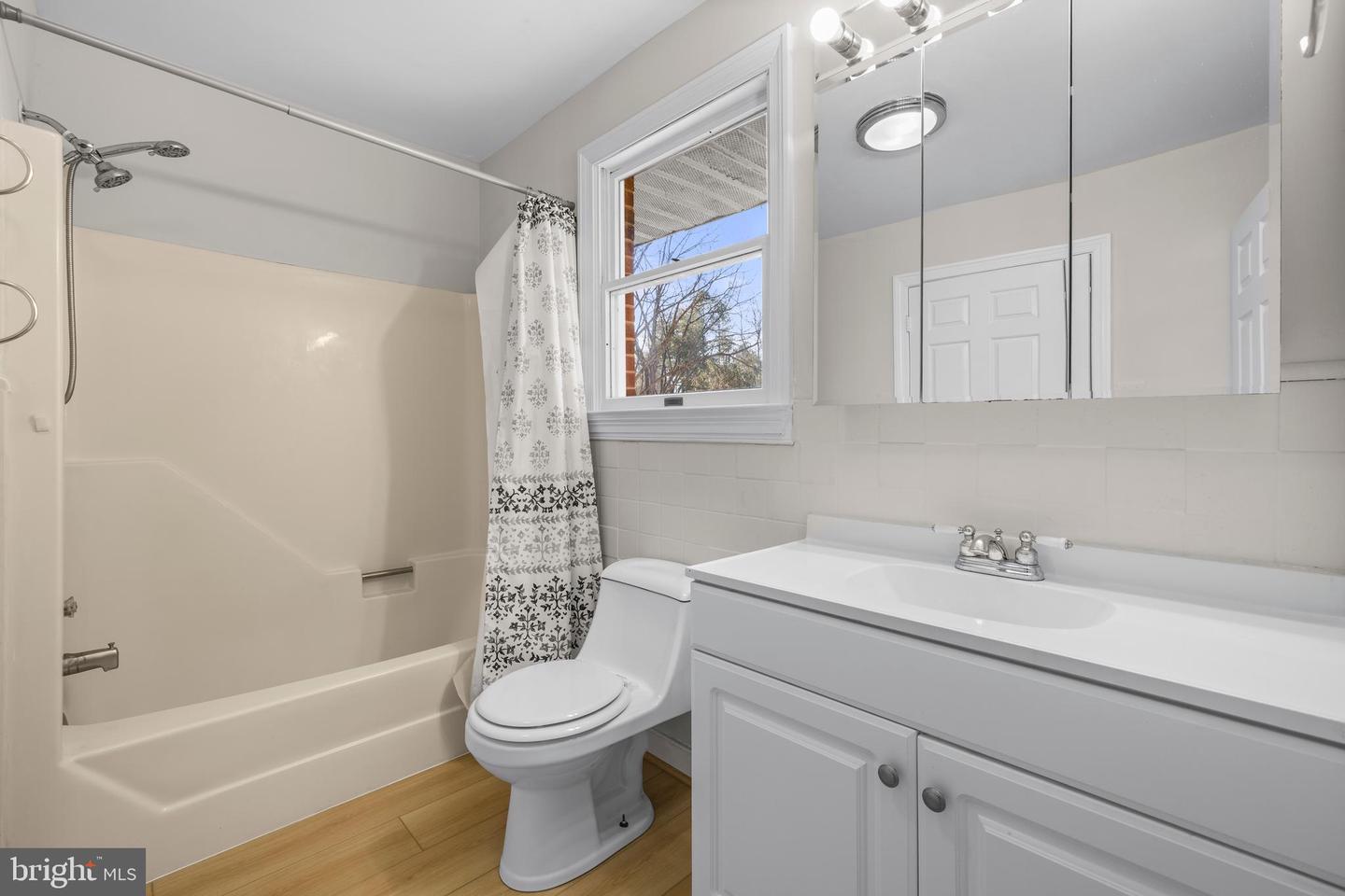 14428 LEE HWY, AMISSVILLE, Virginia 20106, 7 Bedrooms Bedrooms, ,4 BathroomsBathrooms,Residential,For sale,14428 LEE HWY,VARP2002452 MLS # VARP2002452