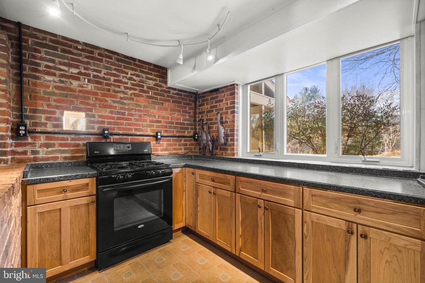 14428 LEE HWY, AMISSVILLE, Virginia 20106, 7 Bedrooms Bedrooms, ,4 BathroomsBathrooms,Residential,For sale,14428 LEE HWY,VARP2002452 MLS # VARP2002452