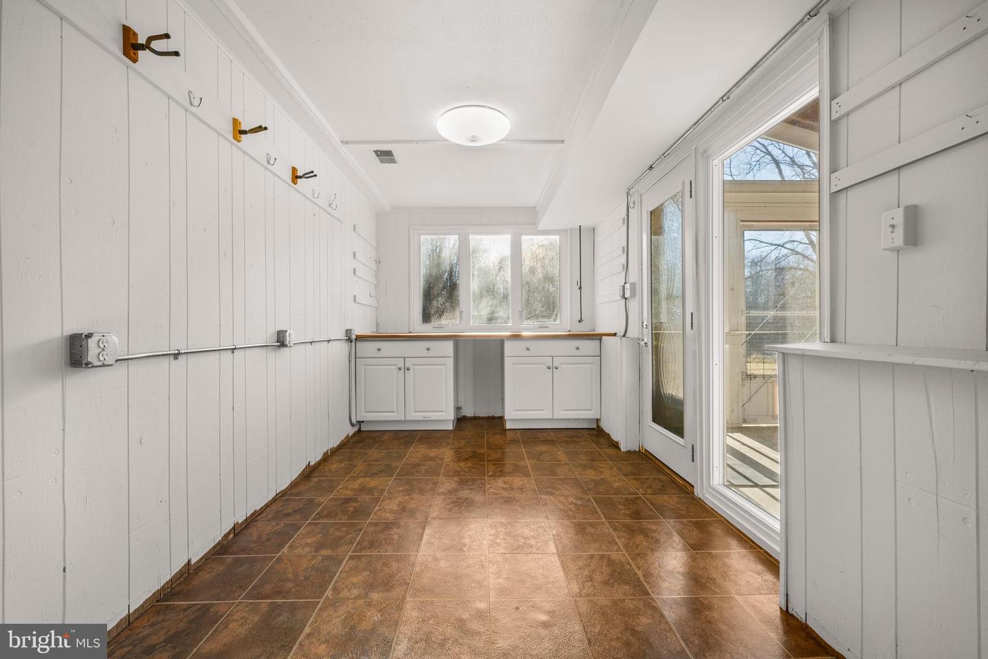 14428 LEE HWY, AMISSVILLE, Virginia 20106, 7 Bedrooms Bedrooms, ,4 BathroomsBathrooms,Residential,For sale,14428 LEE HWY,VARP2002452 MLS # VARP2002452