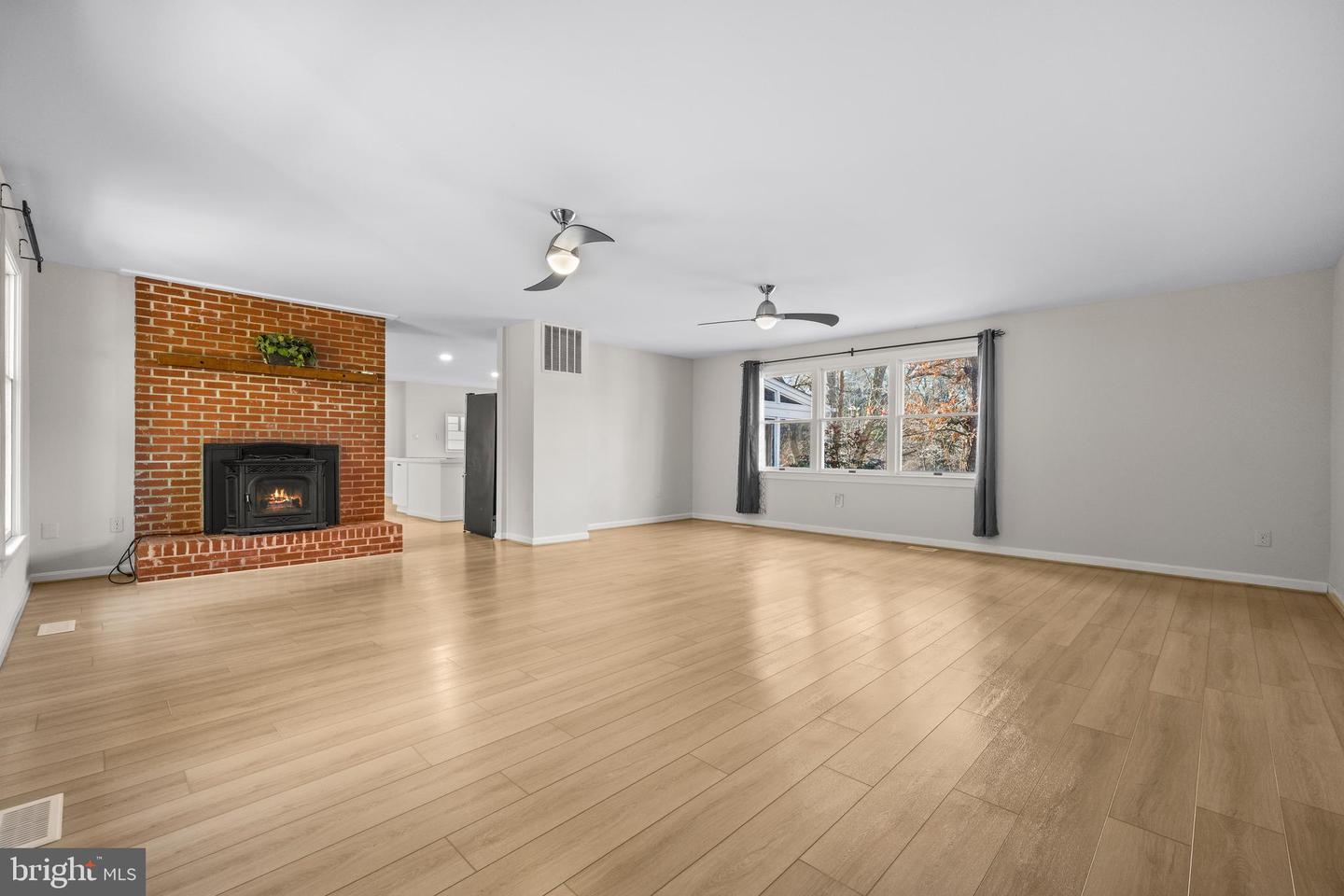 14428 LEE HWY, AMISSVILLE, Virginia 20106, 7 Bedrooms Bedrooms, ,4 BathroomsBathrooms,Residential,For sale,14428 LEE HWY,VARP2002452 MLS # VARP2002452