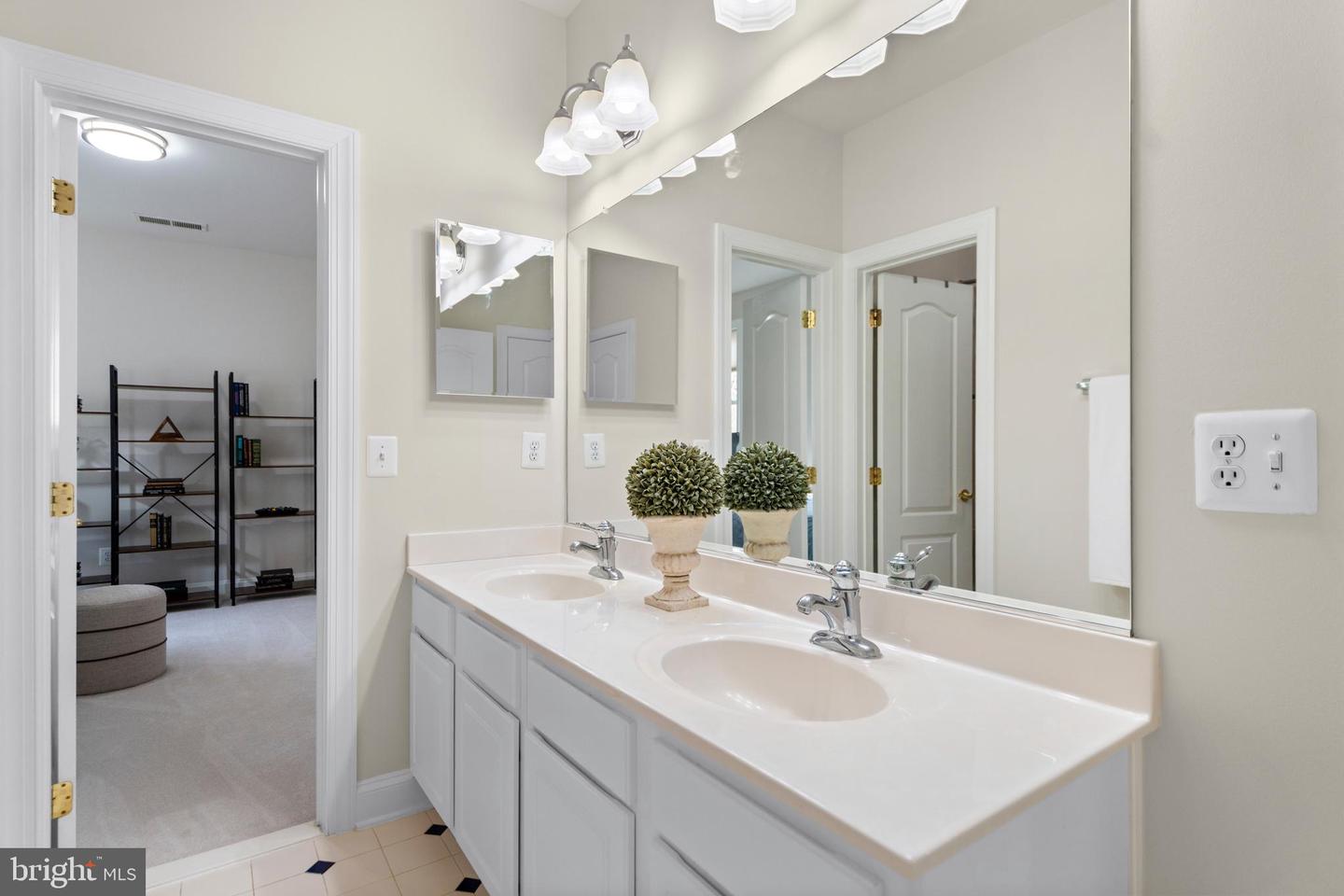 43596 HABITAT CIR, LEESBURG, Virginia 20176, 4 Bedrooms Bedrooms, ,3 BathroomsBathrooms,Residential,For sale,43596 HABITAT CIR,VALO2113466 MLS # VALO2113466