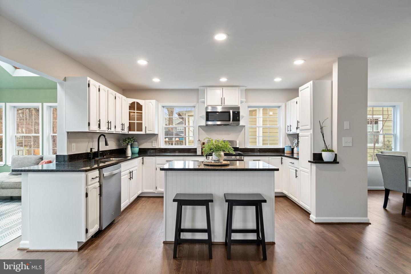 4009 ROBERTS RD, FAIRFAX, Virginia 22032, 7 Bedrooms Bedrooms, 18 Rooms Rooms,4 BathroomsBathrooms,Residential,For sale,4009 ROBERTS RD,VAFC2007616 MLS # VAFC2007616