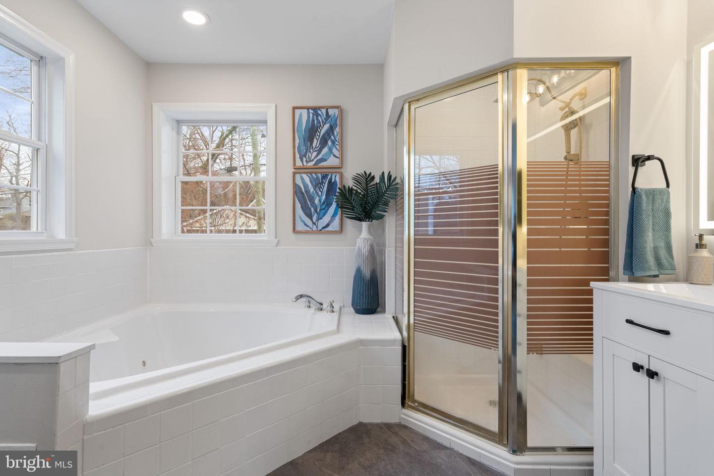 4009 ROBERTS RD, FAIRFAX, Virginia 22032, 7 Bedrooms Bedrooms, 18 Rooms Rooms,4 BathroomsBathrooms,Residential,For sale,4009 ROBERTS RD,VAFC2007616 MLS # VAFC2007616