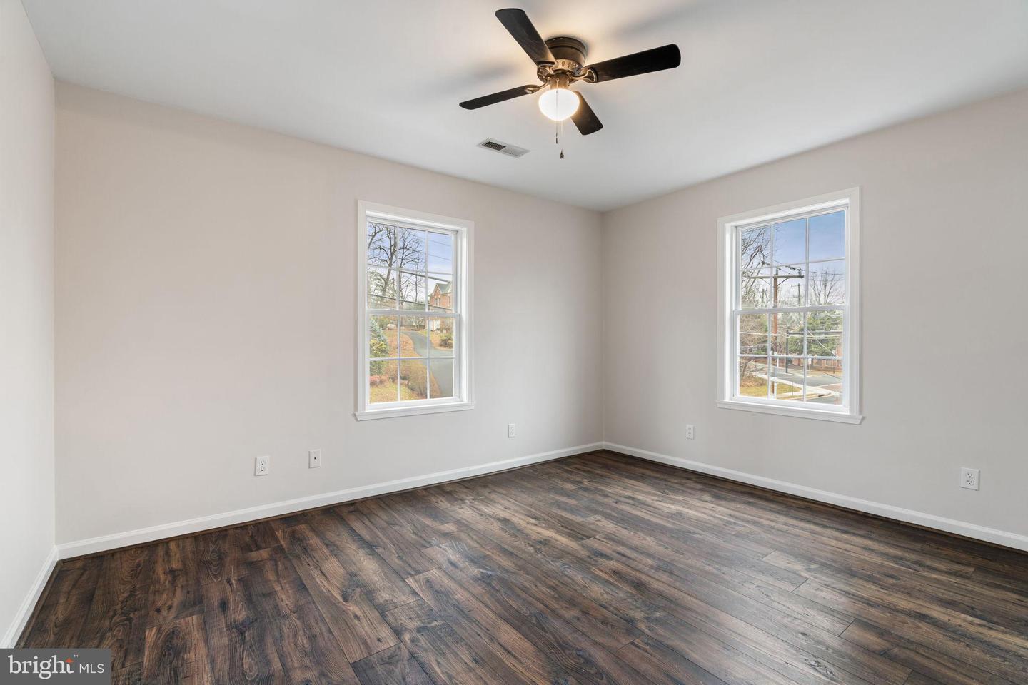 4009 ROBERTS RD, FAIRFAX, Virginia 22032, 7 Bedrooms Bedrooms, 18 Rooms Rooms,4 BathroomsBathrooms,Residential,For sale,4009 ROBERTS RD,VAFC2007616 MLS # VAFC2007616